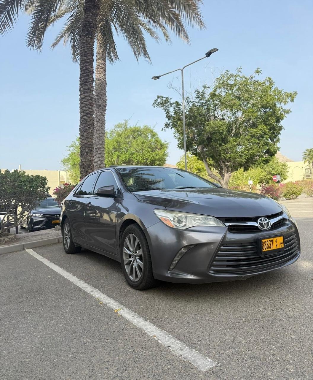 XLE المعتمد لسيارات\ كامري