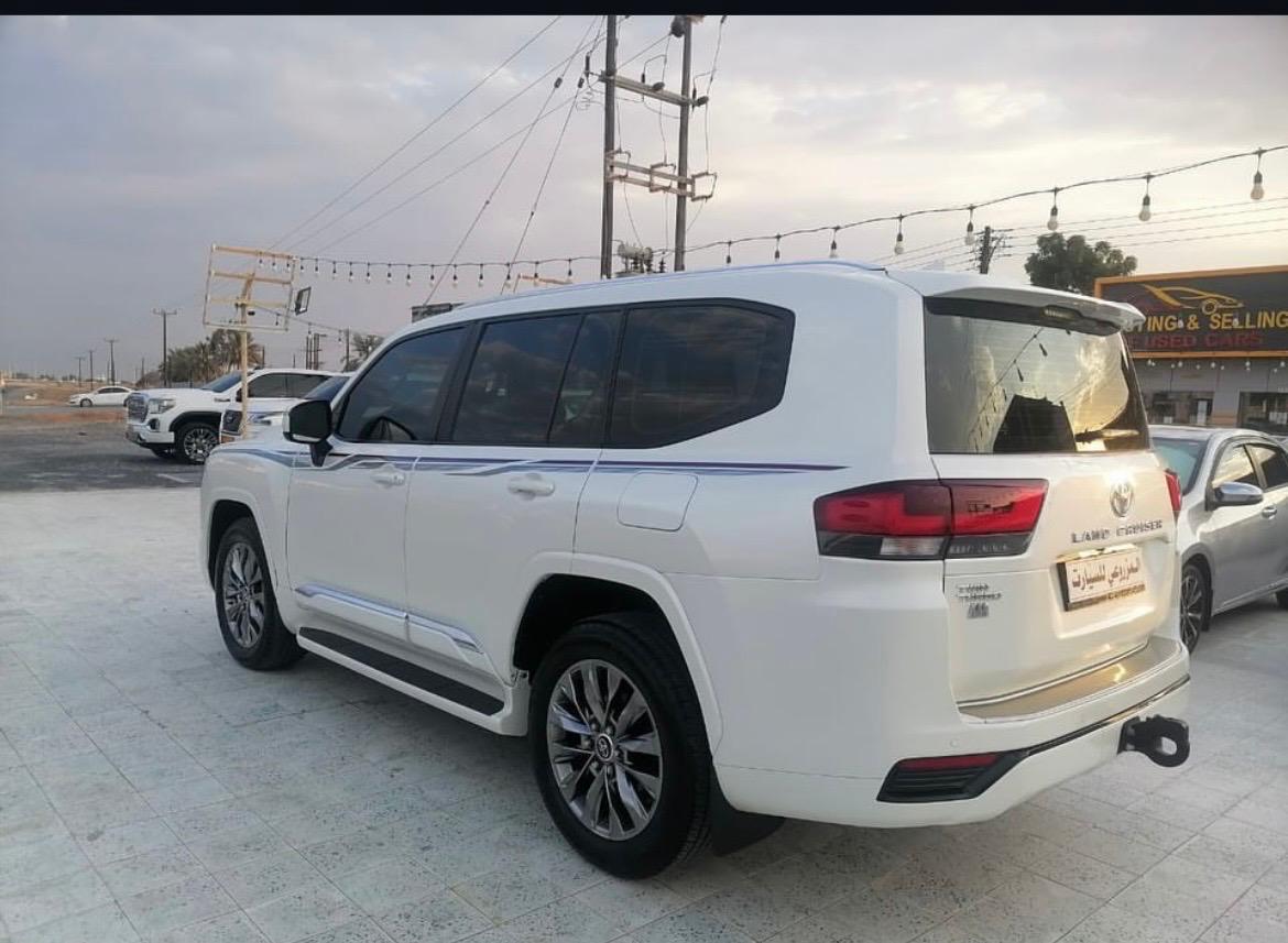 ابو عبدالله\ تويوتا لاند كروزر