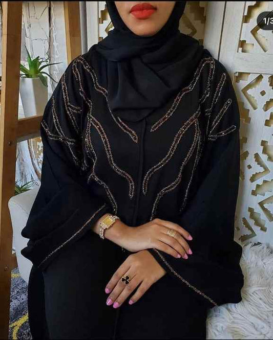 عبايات سودا جميلة