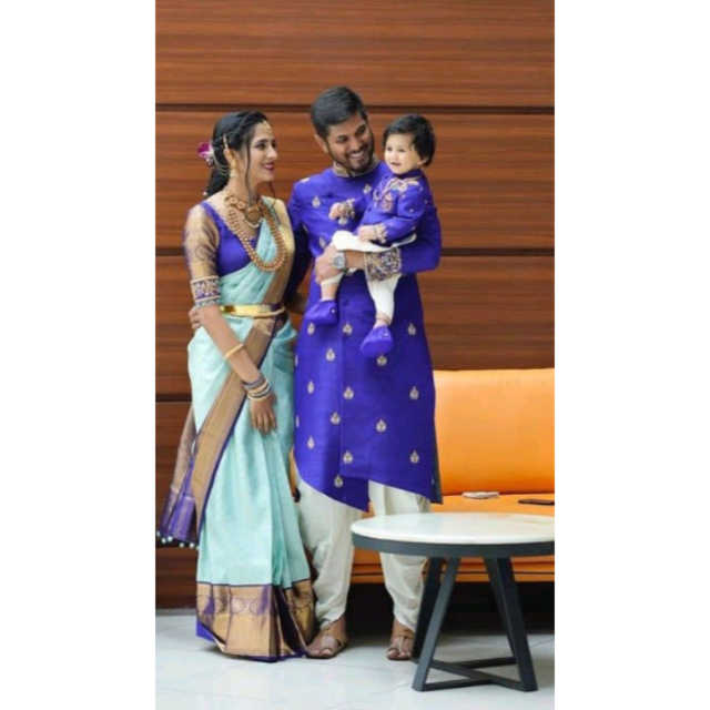 Matching family outfits for mom, dad and kids 