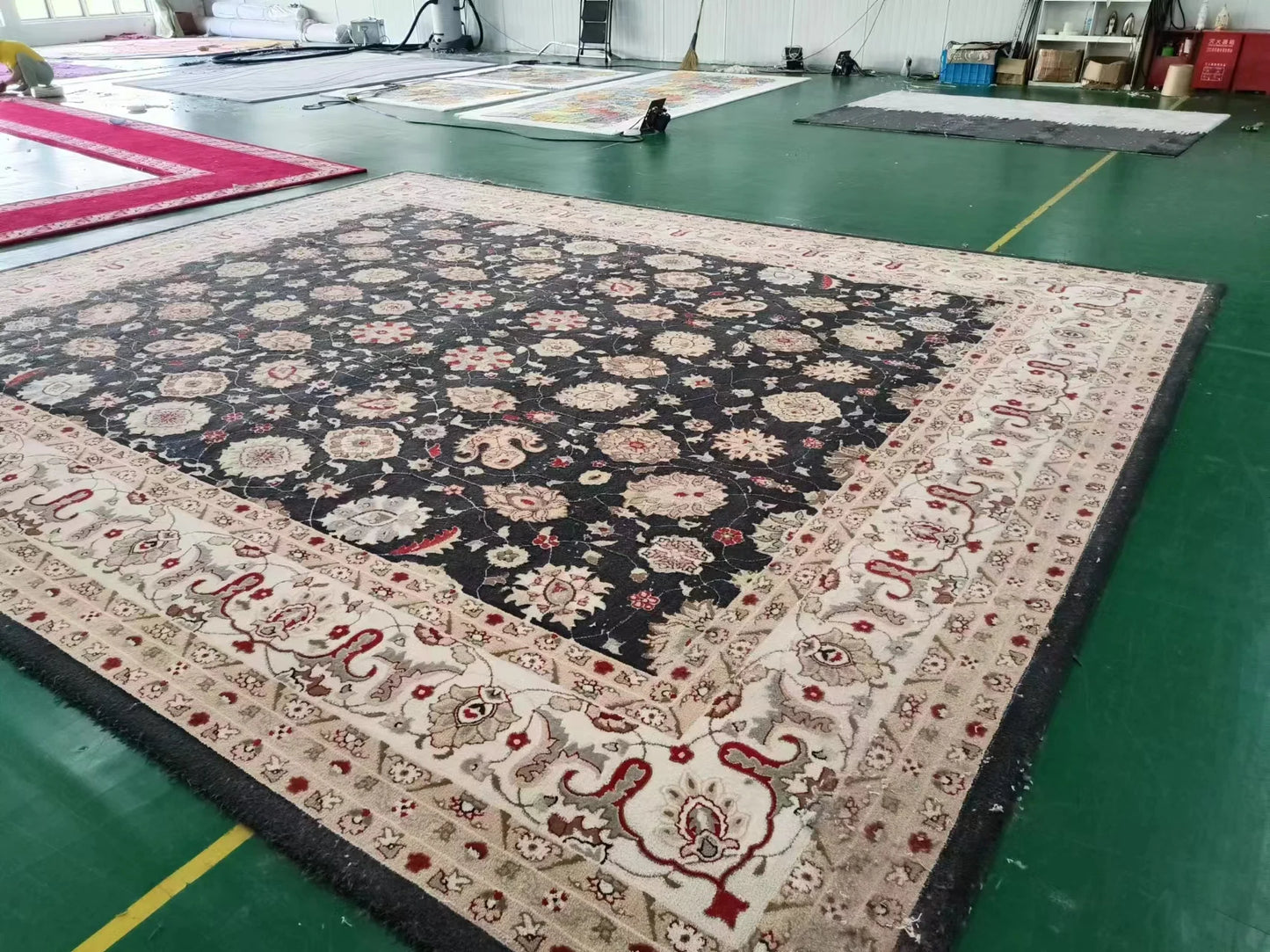 سجاد فارسي فاخر كبير الحجم