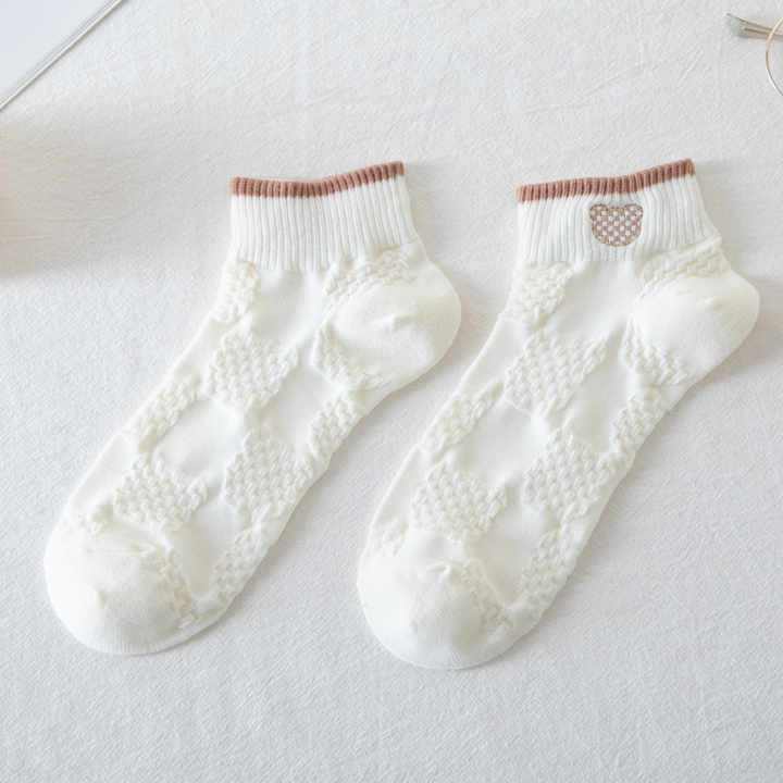 Casual white ankle socks with sweet breathable lace and colorful animal pattern for all seasons 