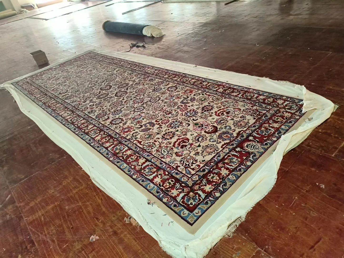 سجاد فارسي فاخر كبير الحجم