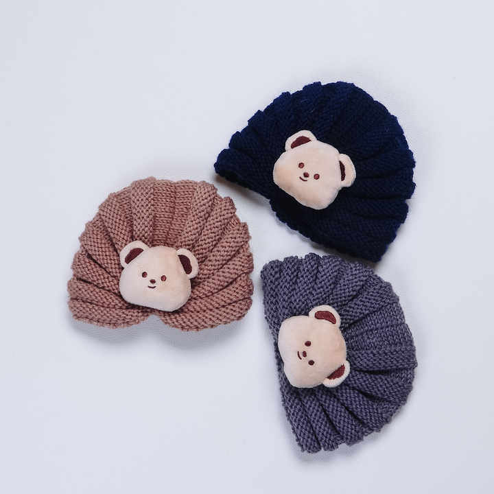 Knotted baby hats for little girls 