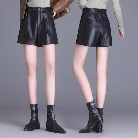 شورت نسائي من الجلد الطبيعي