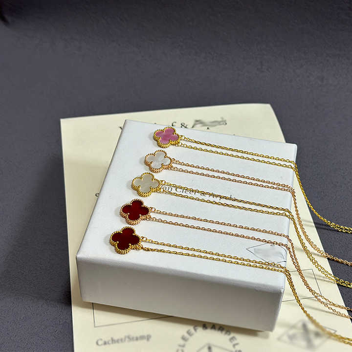 Jewelry and accessories 
