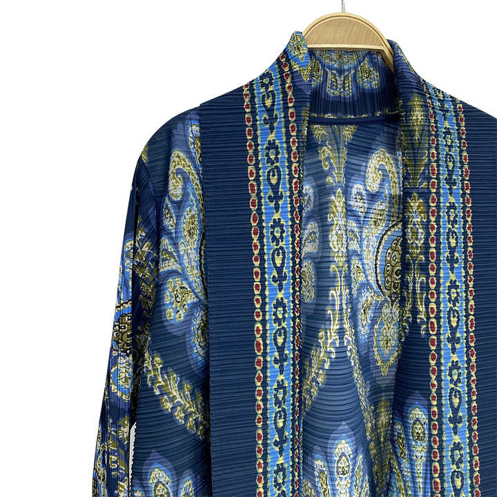 Practical and luxurious abayas 