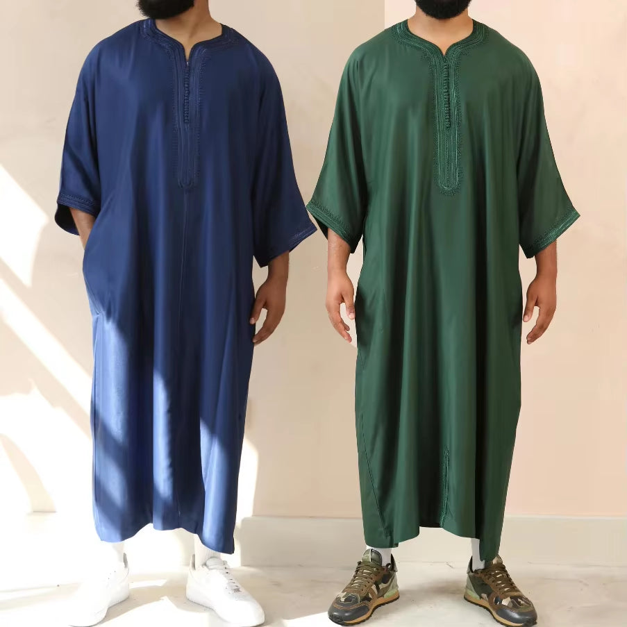 Traditional Islamic men's dress 
