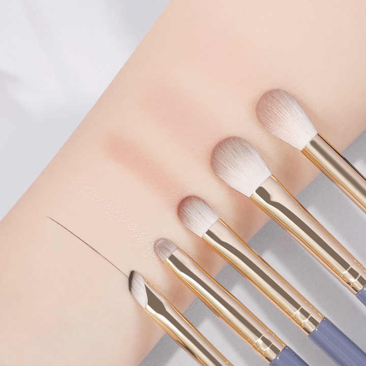 Cosmetic Brush Set Makeup Brush Set High Quality مجموعة أحمر الخدود الفاخرة OEM بشعار خاص، فرشاة مكياج واحد