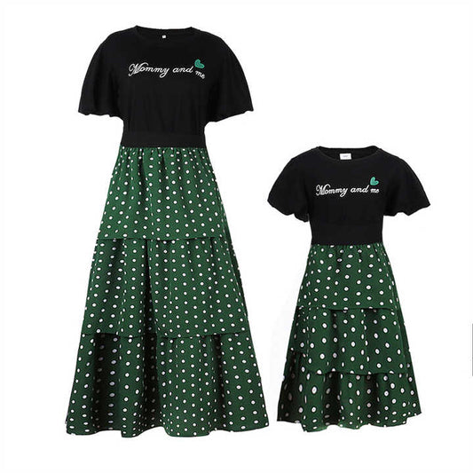 Mother and Daughter Outfits, Mom and Daughter Letter Print Mommy and Me T-Shirt Polka Dot Skirt 2 Piece Family Matching Outfits for Girlsزي للأم والبنت, زي للأم والابنة مطبوع عليه حروف لأمي وأنا تي شيرت بتنورة منقطة 2 قطعة طقم ملابس عائلية للبنات
