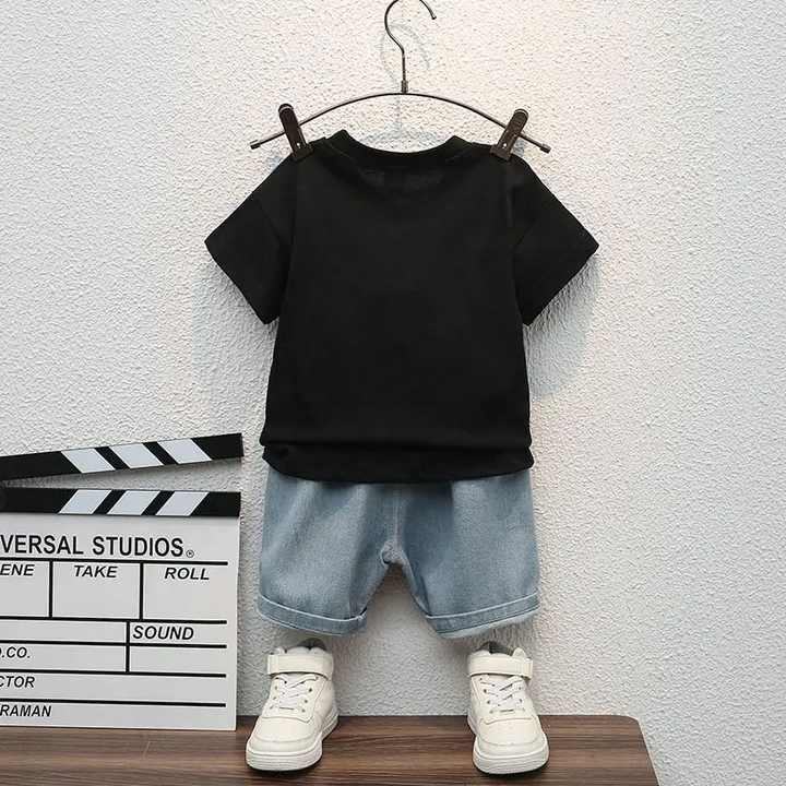 Boys' clothing set. 