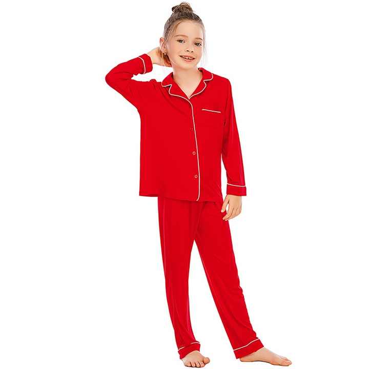 Red long-sleeved children's pajamas 