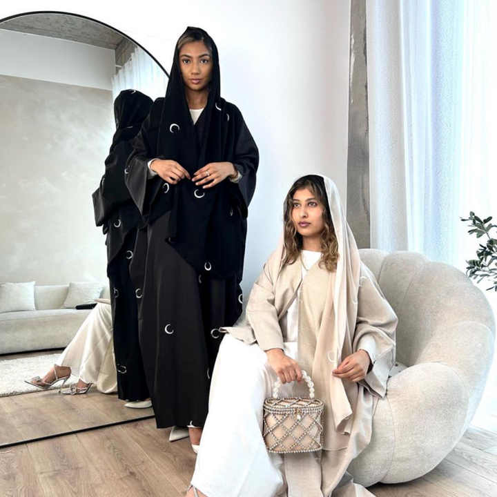 عبايات ملونة نسائيه