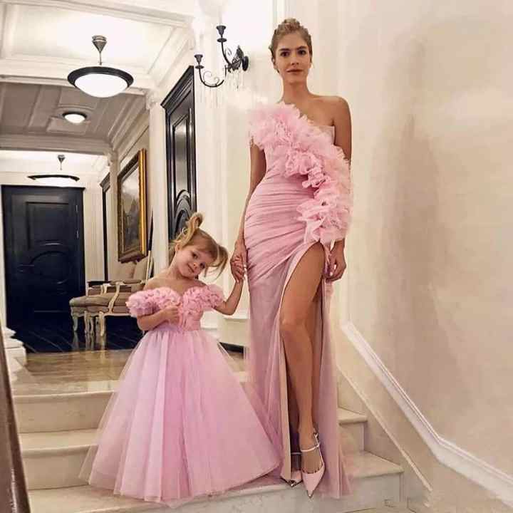 Mommy and Me Tulle Ball Gown, Plus Size Tulle Evening Dress for Mother and Daughter Photo Shoot, Tulle Evening Dressفستان سهرة من التل بتصميم منفوش للأم وأنا, فستان سهرة من التل بمقاس كبير من أجل التقاط الصور الفوتوغرافية للأم والبنت ، فستان سهرة من التل