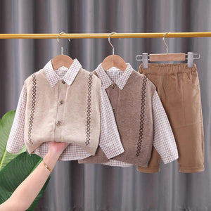 Newborn baby boys' clothes 