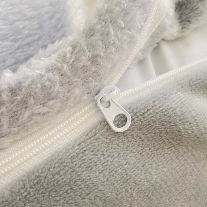 Thick cotton bed sheet sets. 