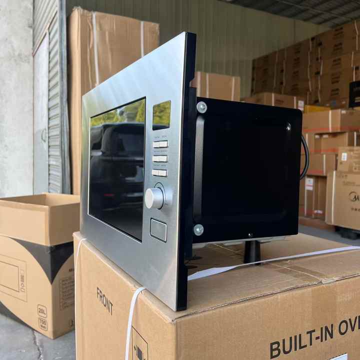 Microwave oven with grill 