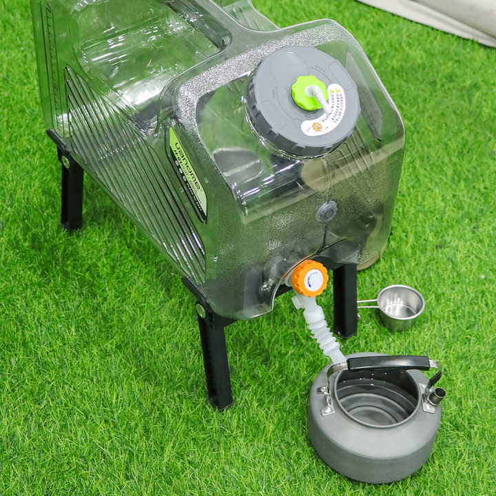 External water tank with stand and detachable faucet 