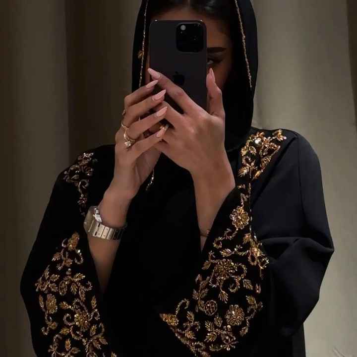 عباية سودا ذهبية