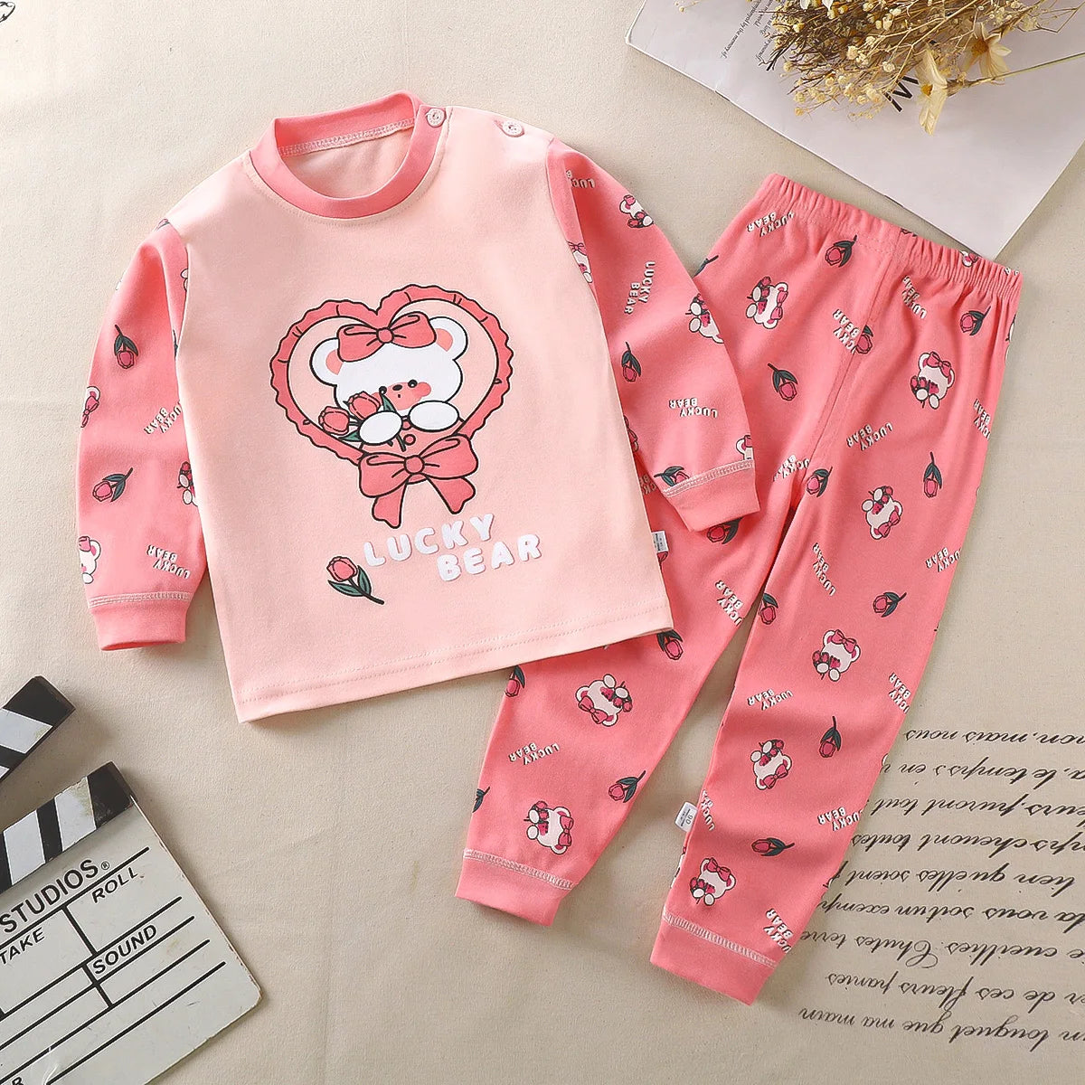 Long-sleeved children's pajamas 
