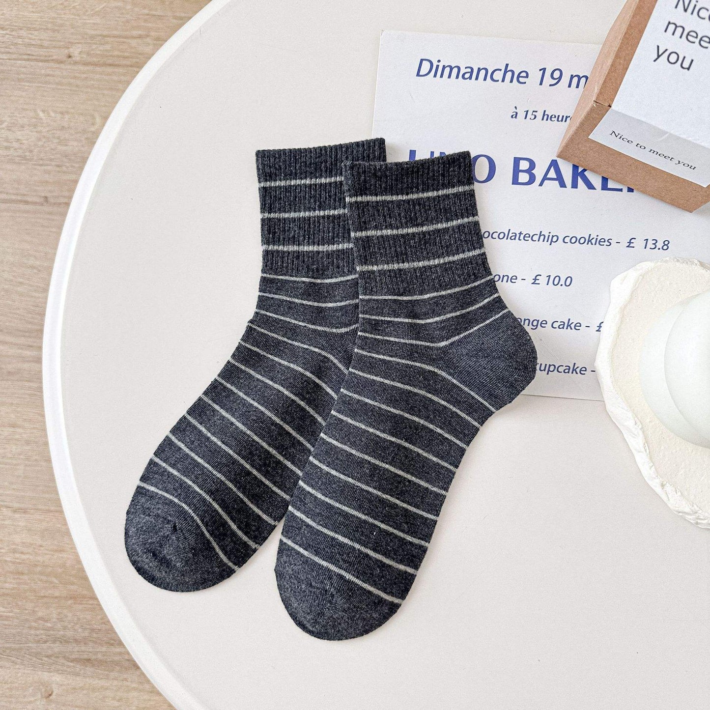 جوارب نسائية مخططة