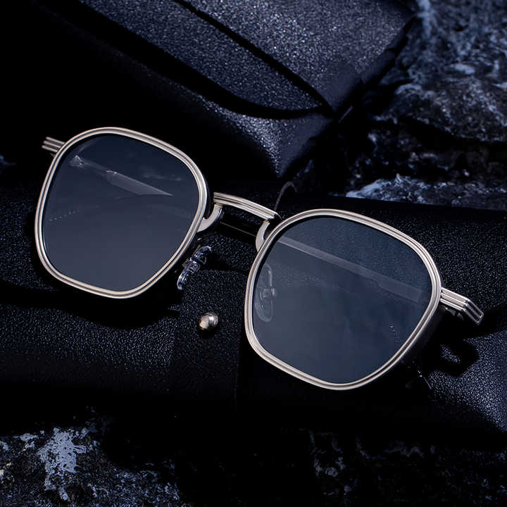 Fashionable Sunglasses 