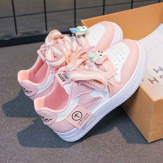 New fashion kids sneakers . موضة جديدة أحذية رياضية للأطفال