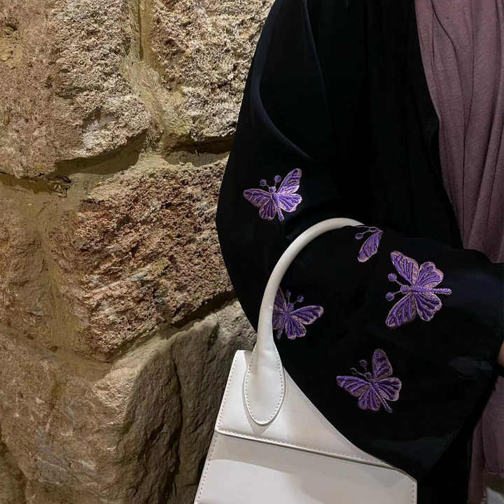 Elegant and luxurious women's abayas 