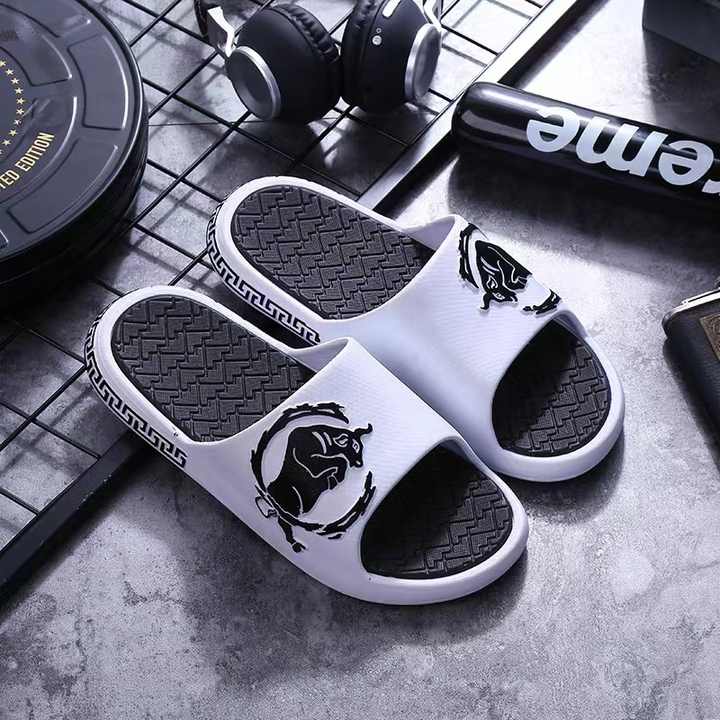 New style of fashionable slippers 