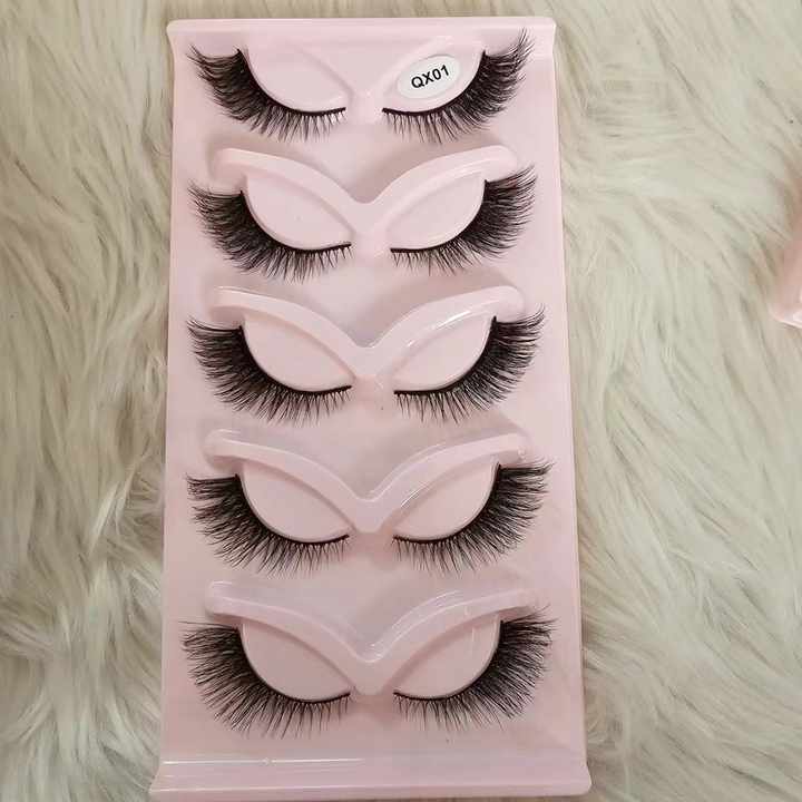 false eyelashes