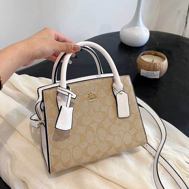 Stylish Large Capacity Shoulder Bag for Women