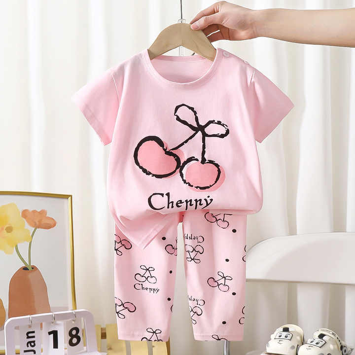 Summer children's short-sleeved suit with design. 