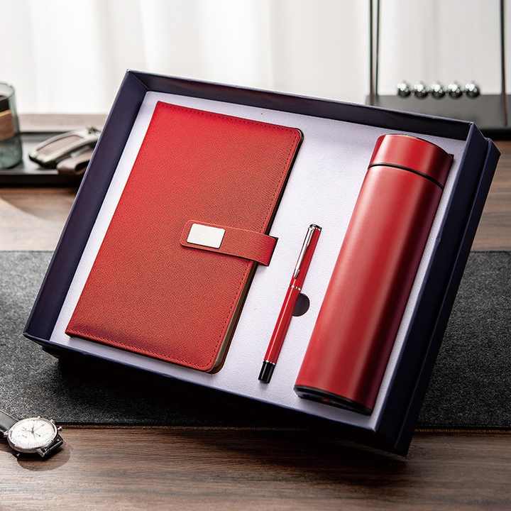 مجموعة زجاجات مياه قلم مفكرة فاخرة للأعمال A5 . Luxury Business Notebook Pen Water Bottle Set A5