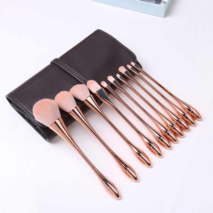 Label Makeup Brush Set with Brush Bag مجموعة فرش مكياج فاخرة باللون الذهبي