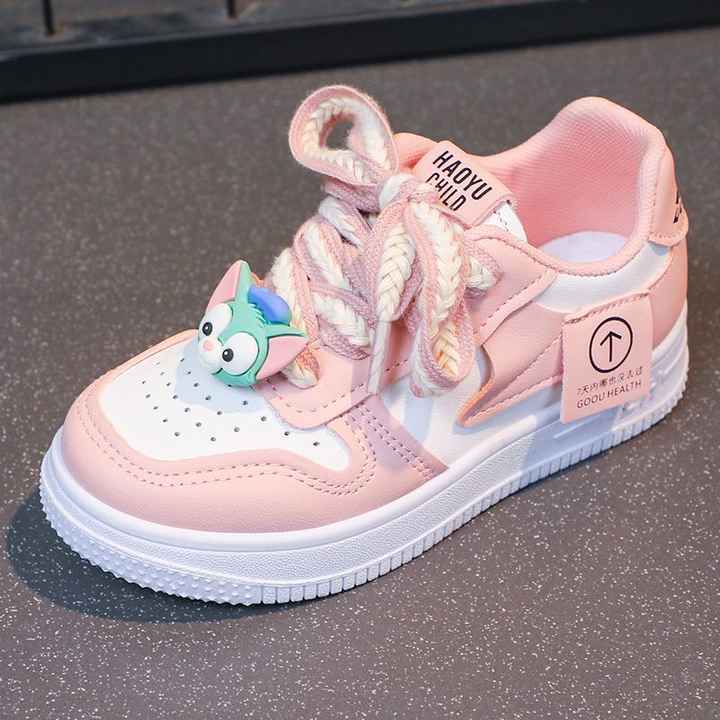 New fashion kids sneakers . موضة جديدة أحذية رياضية للأطفال