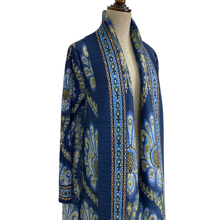 Practical and luxurious abayas 