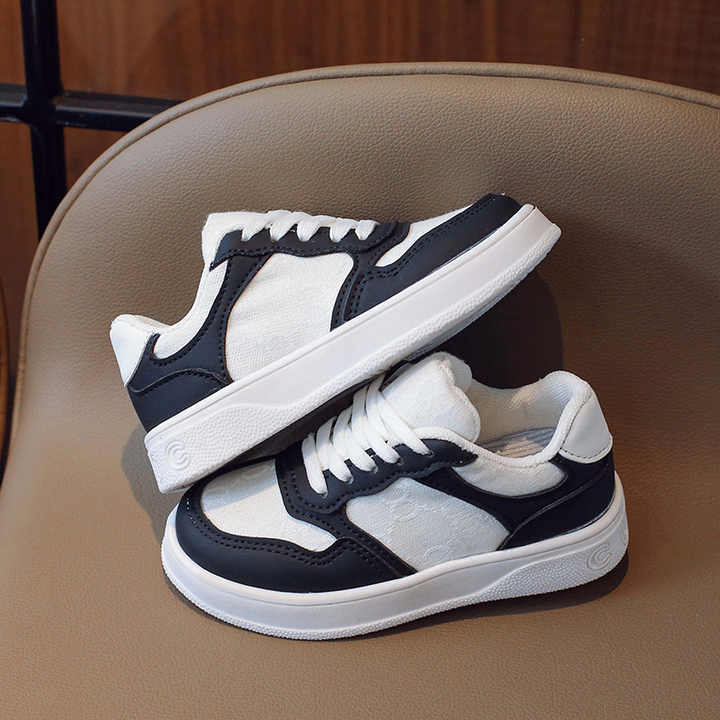 أحذية رياضية جديدة عالية الجودة  . New high quality sneakers
