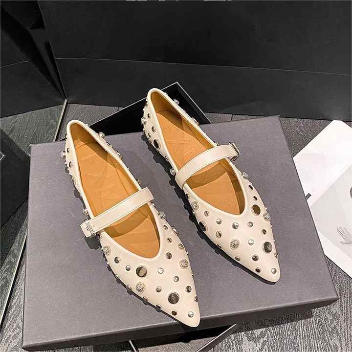 Women's flat shoes 