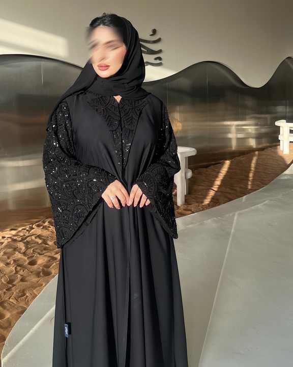 عباية سودا فاخرة