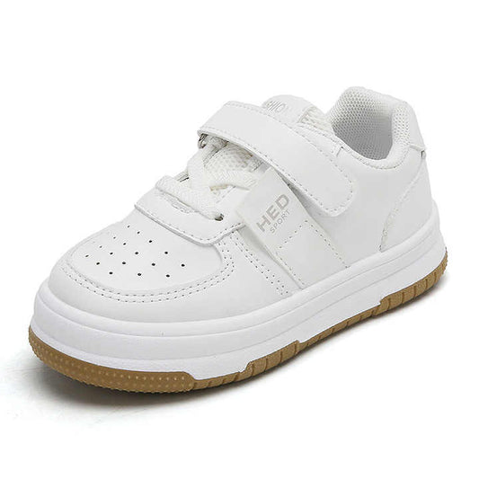 أحذية رياضية عالية الجودة جديدة مسطحة . New High Quality Flat Children's Sneakers