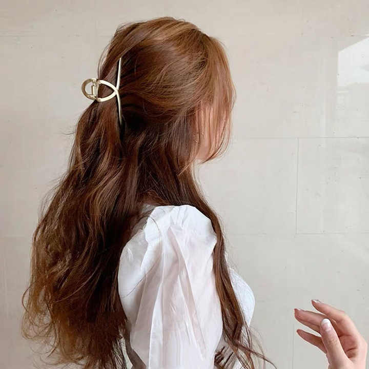 Fashionable gold plated hair pins 