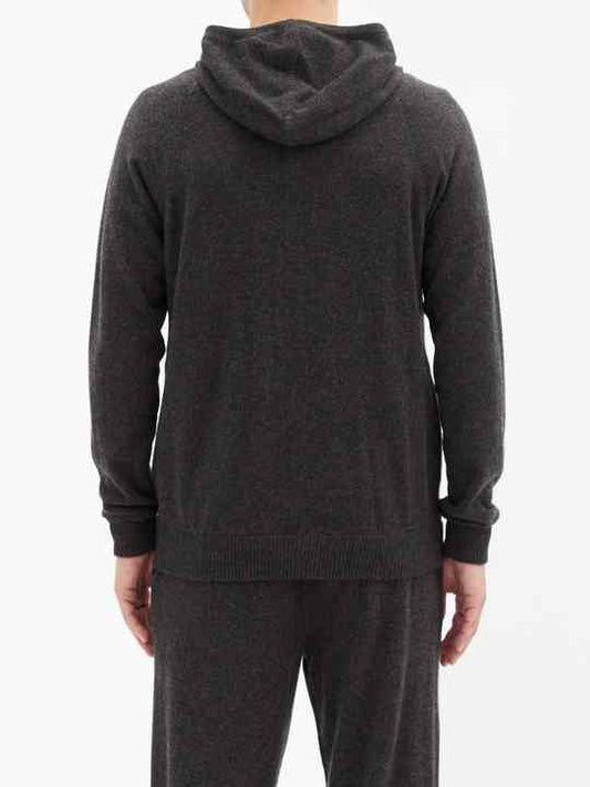 سترة رجالي بغطائه