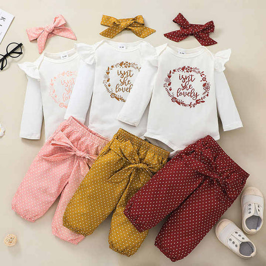 طقم بناتي لحديثي الولادة Newborn girls' set
