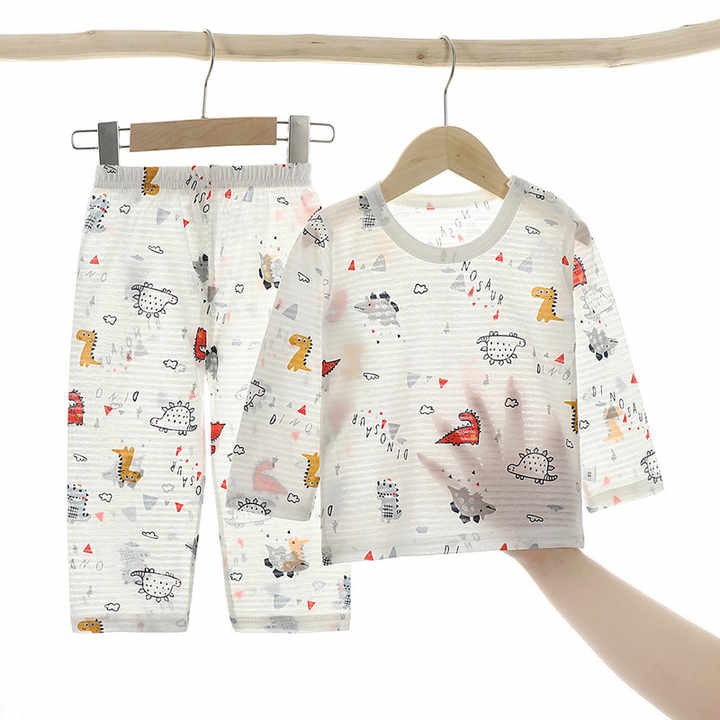 Children's sleep suits 