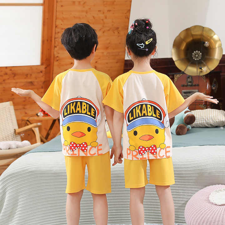 Children's sleep suits 