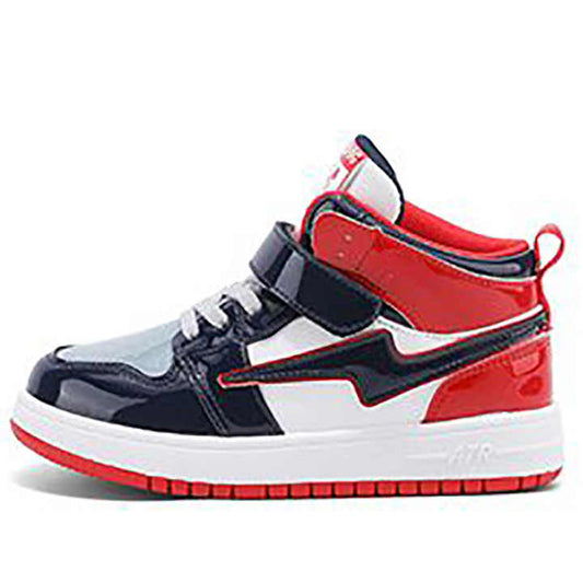 New fashion kids sneakers . موضة جديدة أحذية رياضية للأطفال