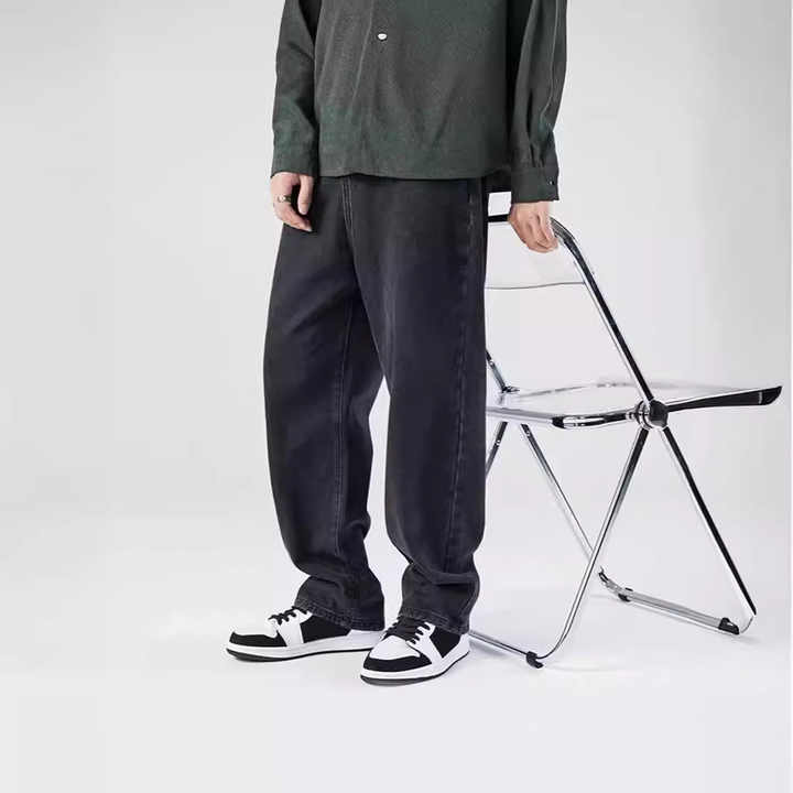 Men's straight jeans 