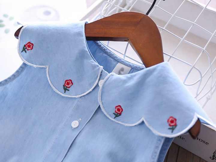 الصيف الفتيات مجموعة ملابس الدنيم زهرة المطرزة التلبيب 2022 Summer Girls Clothing Set Denim Flower Embroidered Lapel Top + Net Yarn Skirt 2 Pieces Suit Princess Baby Kids Children Clothes