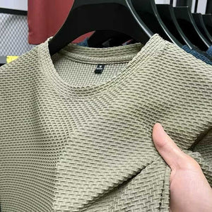 Men's T-shirt with sleeves 