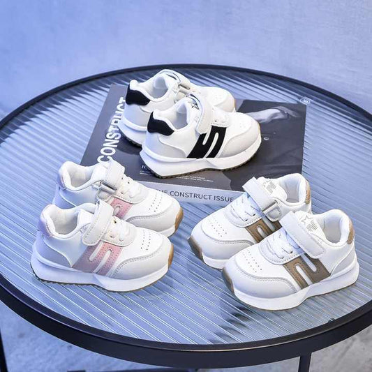 Children's sports shoes 